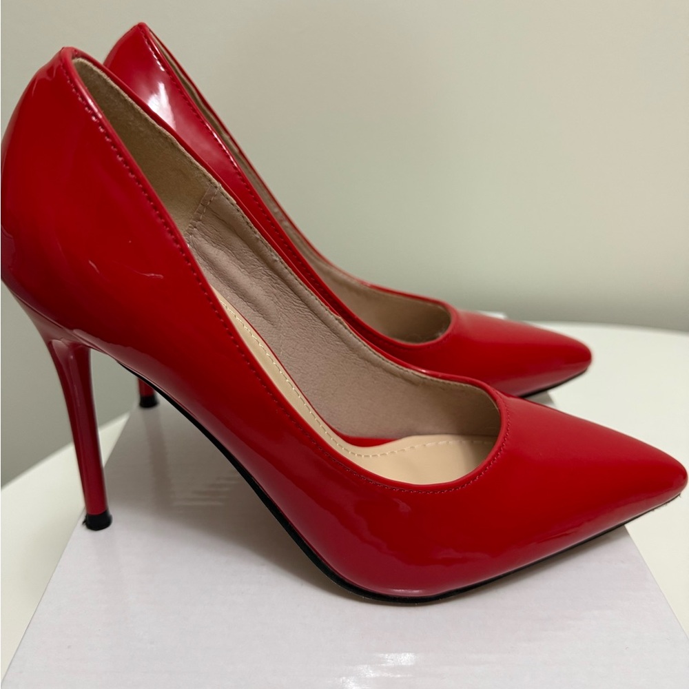 Red pumps - Picture 6 of 6